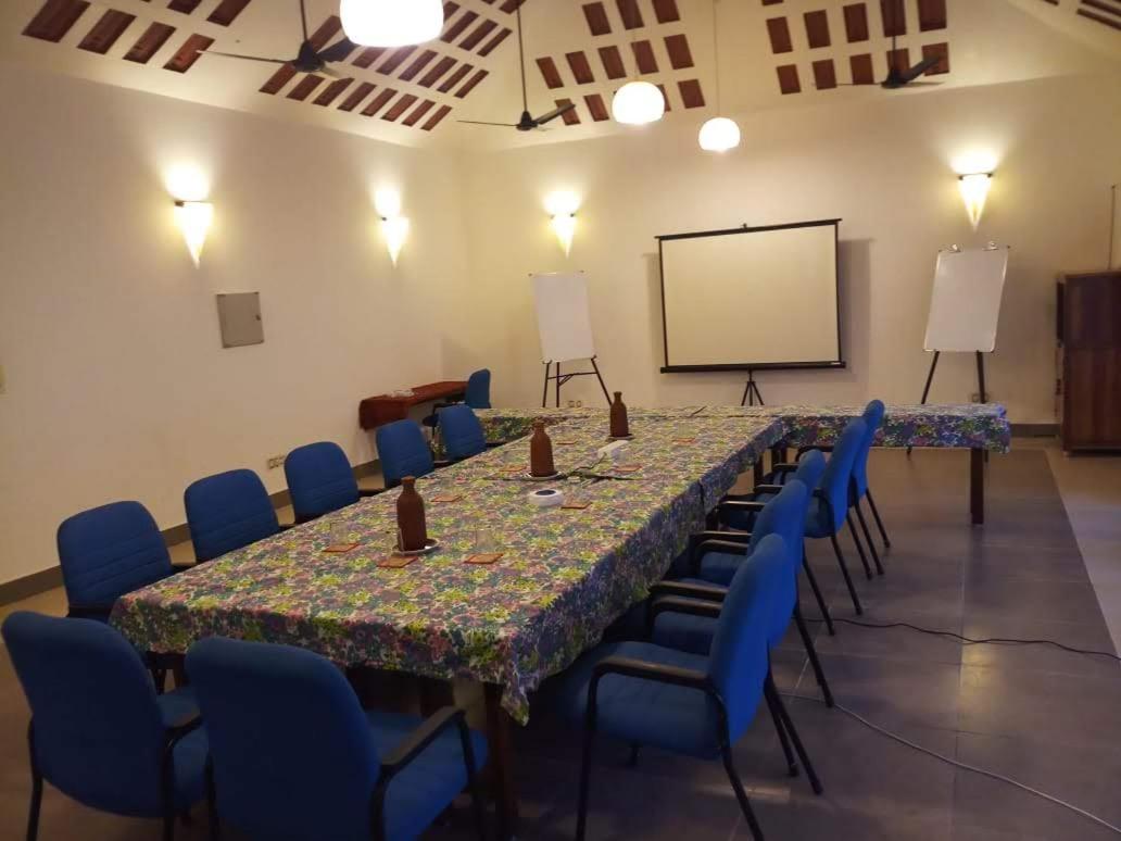 Inn Pondiville Forest Retreat ポンディシェリ エクステリア 写真