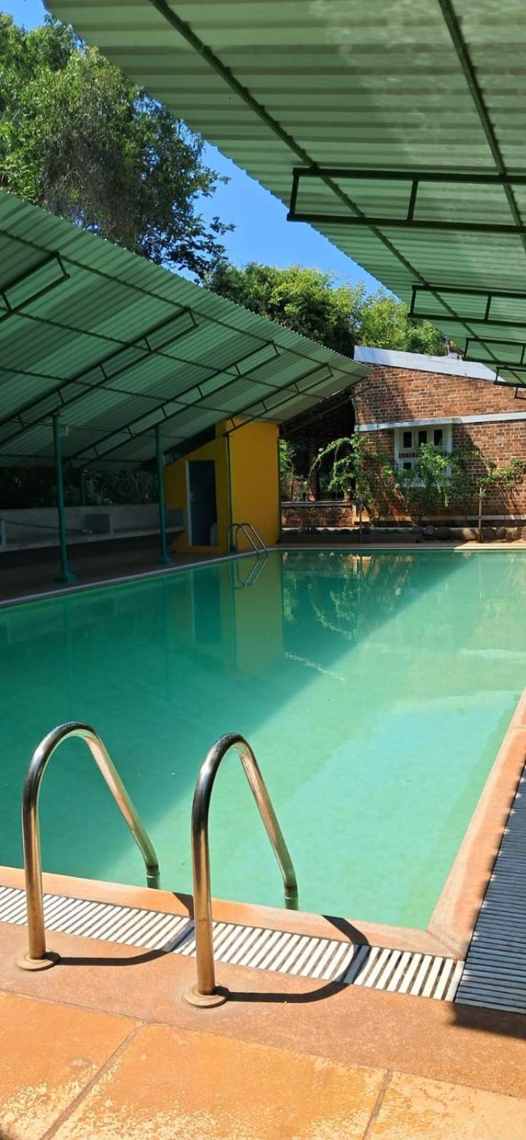 Inn Pondiville Forest Retreat ポンディシェリ エクステリア 写真