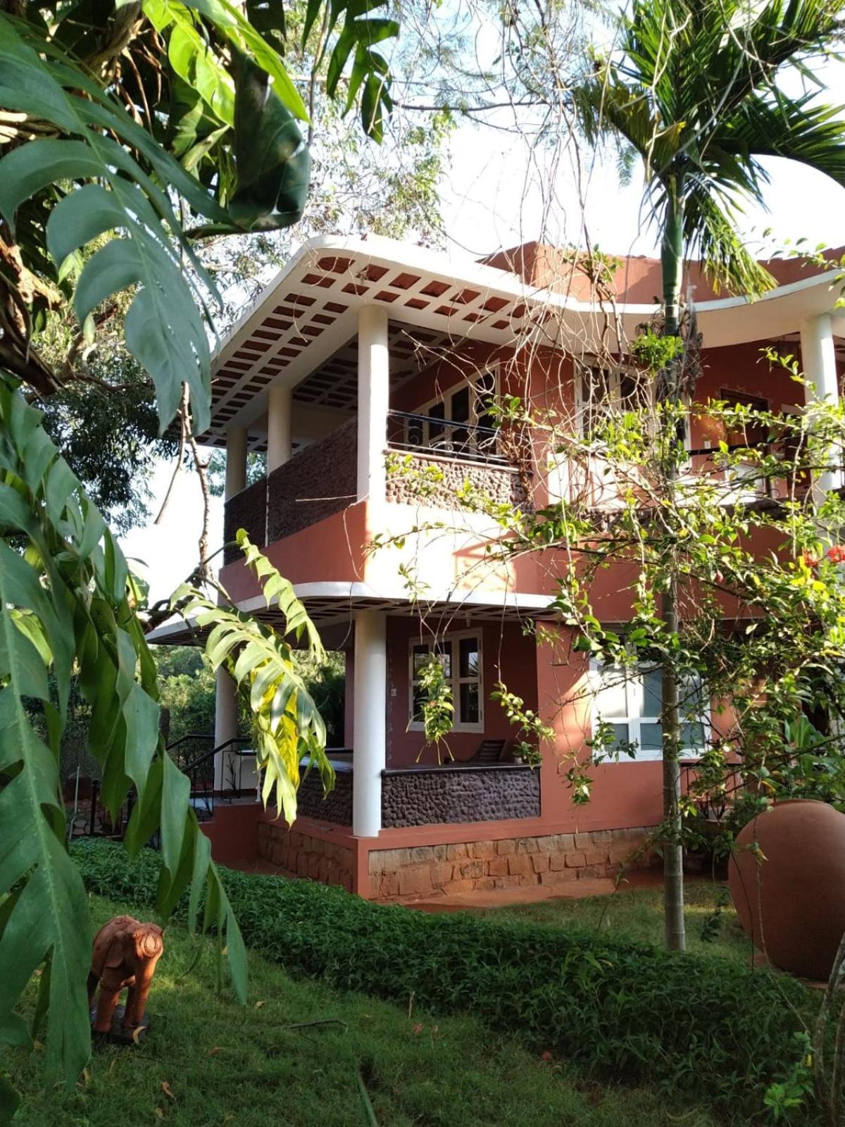 Inn Pondiville Forest Retreat ポンディシェリ エクステリア 写真