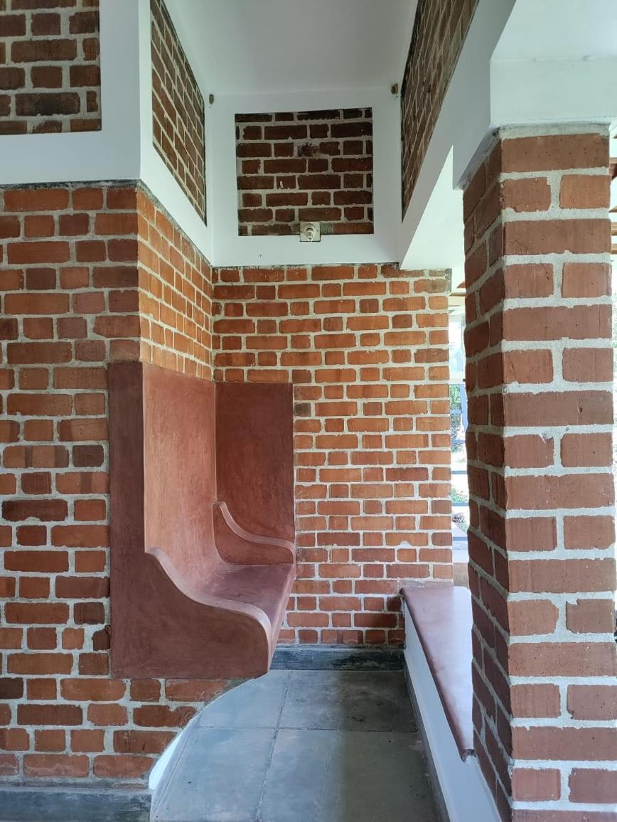 Inn Pondiville Forest Retreat ポンディシェリ エクステリア 写真