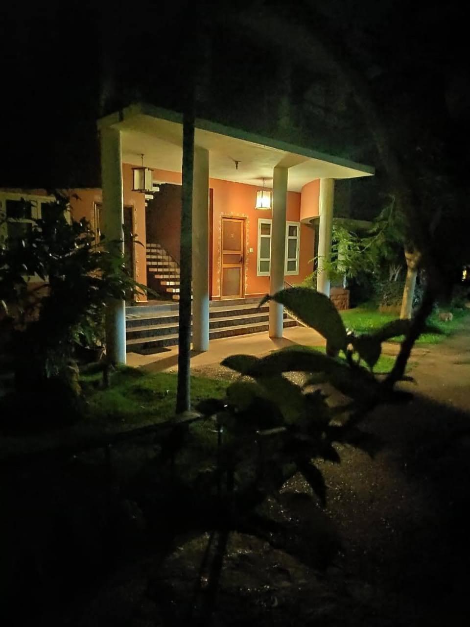 Inn Pondiville Forest Retreat ポンディシェリ エクステリア 写真