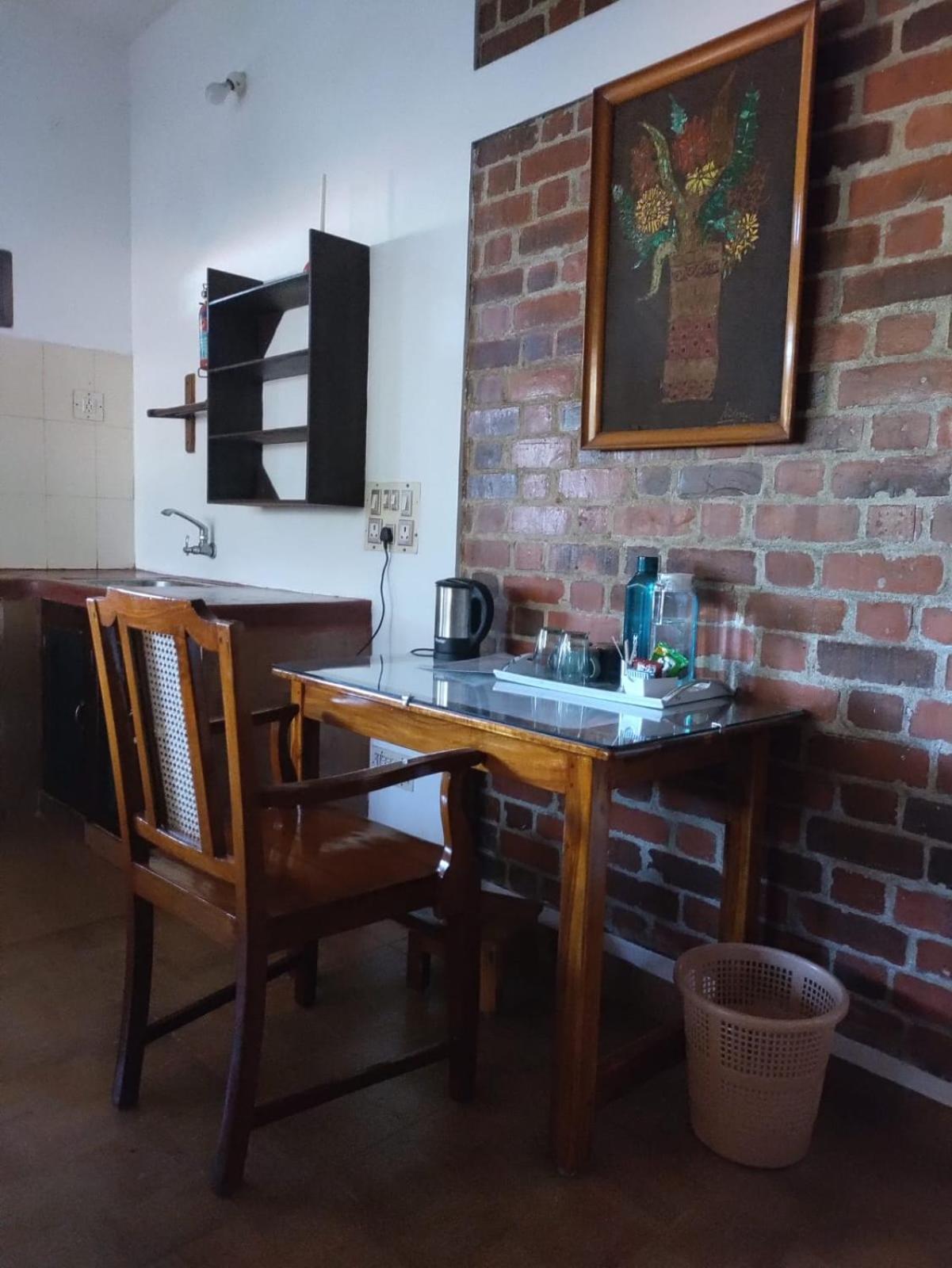 Inn Pondiville Forest Retreat ポンディシェリ エクステリア 写真