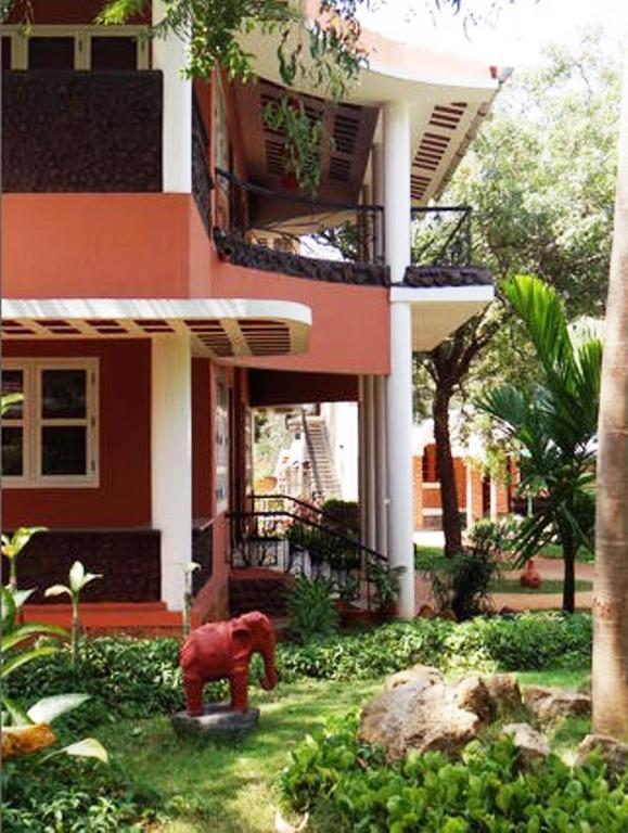 Inn Pondiville Forest Retreat ポンディシェリ エクステリア 写真